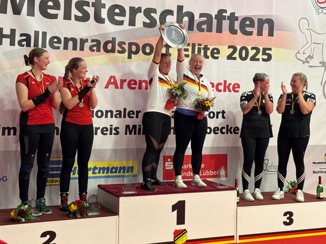 Mehr über den Artikel erfahren RKB Wetzlar 1 bei den Hallenradsportmeisterschaften in Lübbecke auf Platz 1 und Deutscher Meister im Radpolo